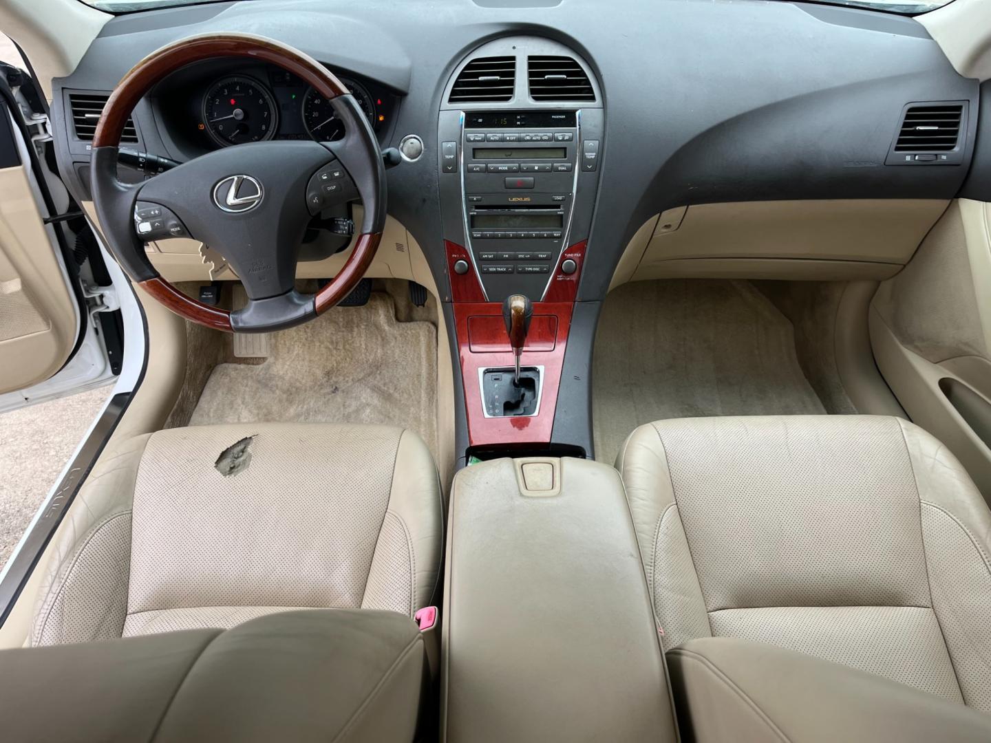 2007 white /TAN Lexus ES 350 (JTHBJ46G472) , Automatic transmission, located at 14700 Tomball Parkway 249, Houston, TX, 77086, (281) 444-2200, 29.928619, -95.504074 - Photo#10